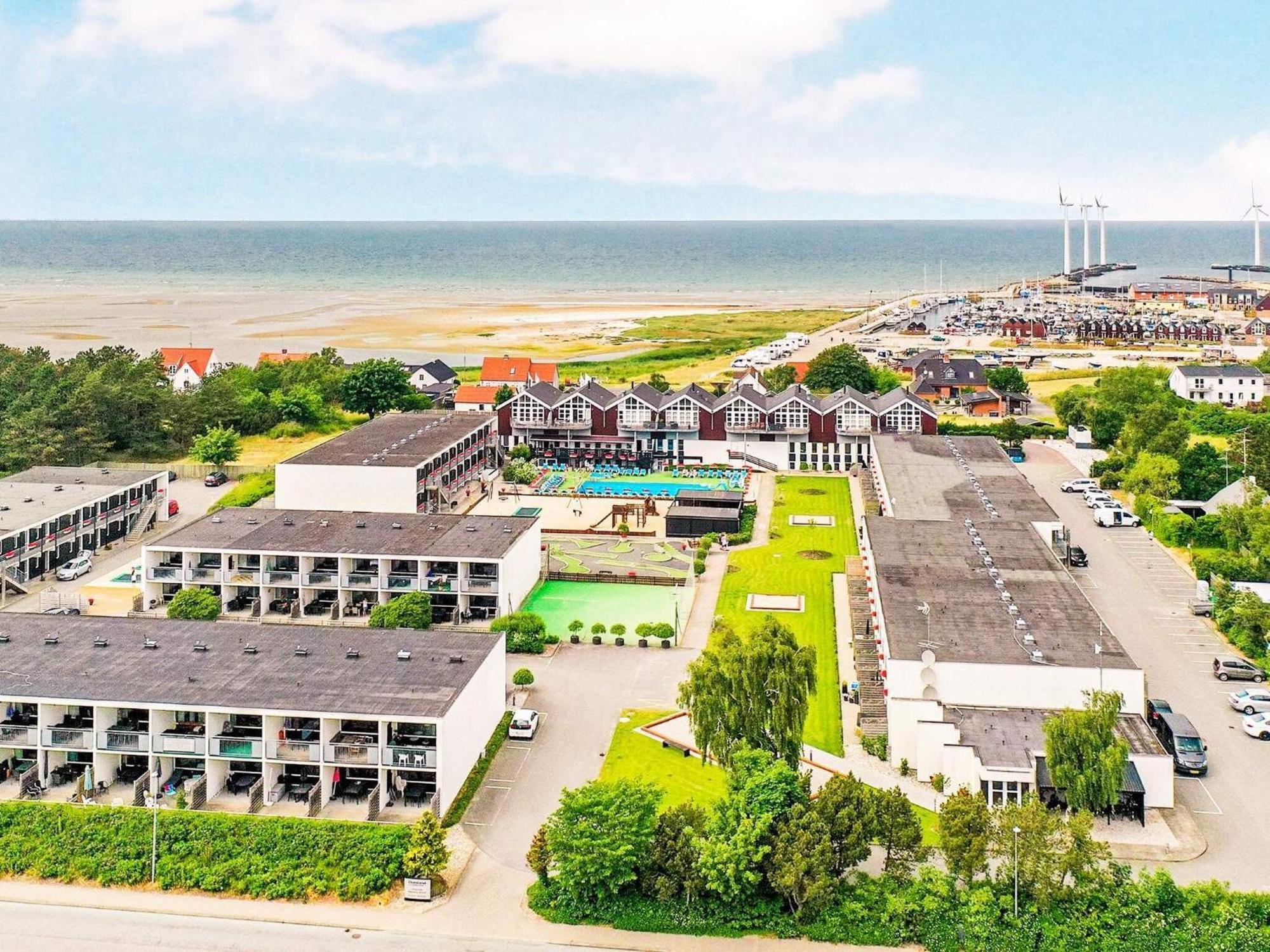 4 Person Holiday Home On A Holiday Park In Glesborg Extérieur photo